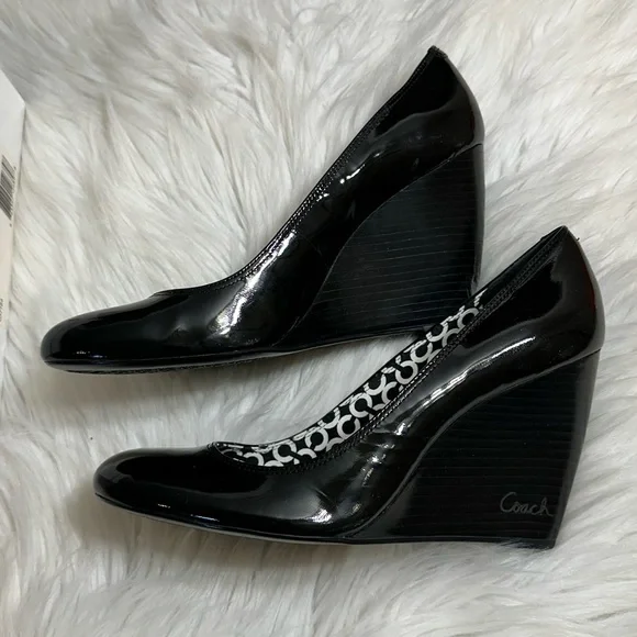 Coach Dorelle Black Patent Leather Wedges 3 3/4 3.75 inch Heels Size 8.5 - Picture 3 of 8